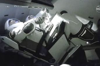 Kapsula SpaceX s astronautima NASA stigla na Međunarodnu svemirsku stanicu Kapsula SpaceX s astronautima NASA stigla na Međunarodnu svemirsku stanicu