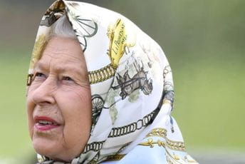 Osvanule slike iz dvorca, Britanci ne vjeruju šta kraljica radi s 94 godine Osvanule slike iz dvorca, Britanci ne vjeruju šta kraljica radi s 94 godine