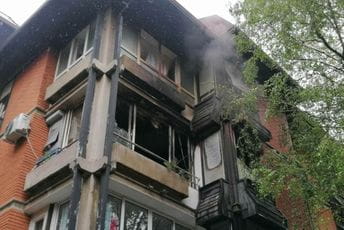 Izbio požar u Zemunu: Stradala žena, povrijeđena trudnica Izbio požar u Zemunu: Stradala žena, povrijeđena trudnica