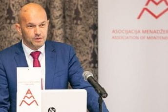 Turizam ne smije više da bude jedini oslonac razvoja Turizam ne smije više da bude jedini oslonac razvoja