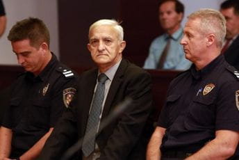 DW: Ratni zločinci žele u Skupštinu Srbije DW: Ratni zločinci žele u Skupštinu Srbije