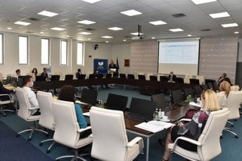 Nikolić jednoglasno reizabran za rektora UCG Nikolić jednoglasno reizabran za rektora UCG