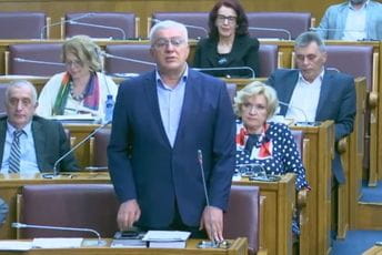 Mandić se odrekao poslaničke plate Mandić se odrekao poslaničke plate