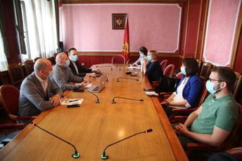 Savjet održao sjednicu: Policija da se suzdrži od bespotrebnog ograničavanja slobode kretanja novinara Savjet održao sjednicu: Policija da se suzdrži od bespotrebnog ograničavanja slobode kretanja novinara