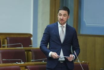 Bogdanović: Pristajanje na ulitmatume nacionalističkih struktura jasno govori kuda vlast vodi Crnu Goru Bogdanović: Pristajanje na ulitmatume nacionalističkih struktura jasno govori kuda vlast vodi Crnu Goru