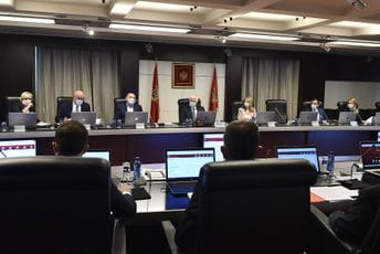 Uprkos globalnom padu 2021. će donijeti djelimični oporavak ekonomije i rast od 4.9 odsto Uprkos globalnom padu 2021. će donijeti djelimični oporavak ekonomije i rast od 4.9 odsto