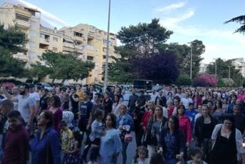 Održana litija Svetog Jovana Vladimira u Baru Održana litija Svetog Jovana Vladimira u Baru