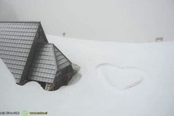 Na planini u Sloveniji palo 70 centimetara snijega Na planini u Sloveniji palo 70 centimetara snijega