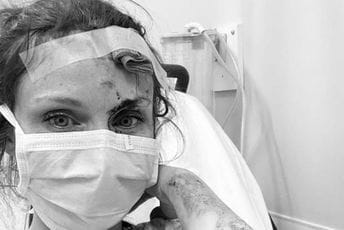 Pjevačica šokirala "krvavom" slikom iz bolnice Pjevačica šokirala "krvavom" slikom iz bolnice