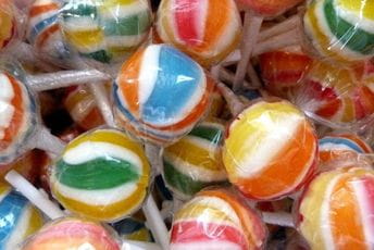 Smijenjena ministarka: Planirala da kupi lizalice vrijedne dva miliona dolara Smijenjena ministarka: Planirala da kupi lizalice vrijedne dva miliona dolara