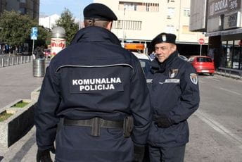 Komunalni policajci po prvi put upotrijebili lisice Foto: Ilustracija