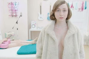 Postmoderističko društvo i „Melanholična djevojka” Postmoderističko društvo i „Melanholična djevojka”