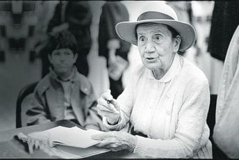 Poezija Desanke Maksimović ostaje u školskom programu Poezija Desanke Maksimović ostaje u školskom programu