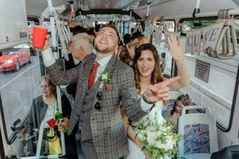 Neobični svatovi: Po mladu išli tramvajem Neobični svatovi: Po mladu išli tramvajem