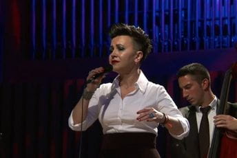 Amira Medunjanin pjeva hitove Tome Zdravkovića i Silvane Armenulić Amira Medunjanin pjeva hitove Tome Zdravkovića i Silvane Armenulić