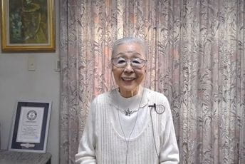 Ima 90 godina a ostvaruje rekorde u video-igricama (VIDEO) Ima 90 godina a ostvaruje rekorde u video-igricama (VIDEO)