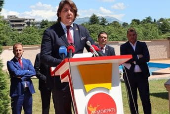 Radović: Neću dozvoliti pravnu hajdučiju, okanite se ćorava posla Radović: Neću dozvoliti pravnu hajdučiju, okanite se ćorava posla