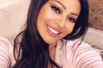 Ceca brani vlast: Čim su dozvolili derbi, korona slabi (VIDEO) Ceca brani vlast: Čim su dozvolili derbi, korona slabi (VIDEO)