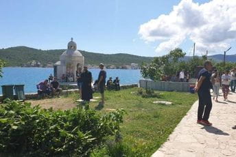 Na Miholjskoj Prevlaci se okupili vjernici Na Miholjskoj Prevlaci se okupili vjernici