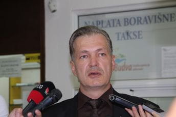 Bulatović: Pokušavamo da nađemo civilizovan način za razrješenje situacije u Budvi