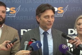 Jelušić: Carević i Radović više nijesu predsjednici, funkcije nijesu vrijedne onoga što su naše kolege činile prethodnih dana (VIDEO) Jelušić: Carević i Radović više nijesu predsjednici, funkcije nijesu vrijedne onoga što su naše kolege činile prethodnih dana (VIDEO)