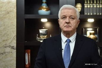 Marković: Predložili smo mitropolitu Amfilohiju obustavu primjene zakona do izjašnjenja Ustavnog i Evropskog suda, ali je on pozvao na nastavak litija Marković: Predložili smo mitropolitu Amfilohiju obustavu primjene zakona do izjašnjenja Ustavnog i Evropskog suda, ali je on pozvao na nastavak litija