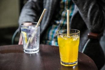 Ugostiteljskim objektima bambusove umjesto plastičnih slamčica Ugostiteljskim objektima bambusove umjesto plastičnih slamčica