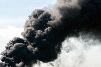 Avioni MUP-a gasili požar u naselju Kokoti Avioni MUP-a gasili požar u naselju Kokoti