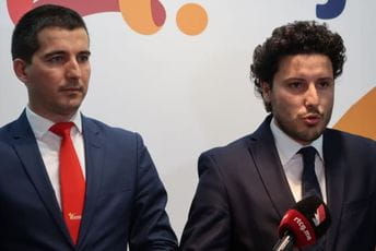 Bečiću 1.700, Abazoviću 1.500 eura Bečiću 1.700, Abazoviću 1.500 eura