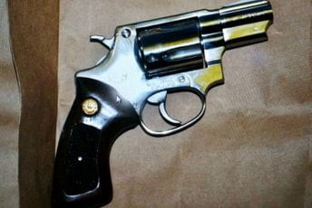 Slavili izlazak iz zatvora Leona Drešaja, privedeno 16 lica Slavili izlazak iz zatvora Leona Drešaja, privedeno 16 lica