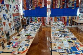 Kolekcionari se odazvali pozivu Muzeja sporta na Fakultetu za sport i fizičko vaspitanje Kolekcionari se odazvali pozivu Muzeja sporta na Fakultetu za sport i fizičko vaspitanje