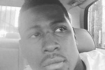 Bruks ubijen s leđa Bruks ubijen s leđa