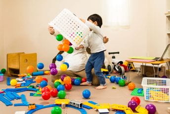 Skoro polovina uvezenih igračaka na tržištu je opasno za djecu Skoro polovina uvezenih igračaka na tržištu je opasno za djecu