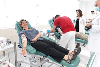 Ambasadorka Velike Britanije donirala krv Ambasadorka Velike Britanije donirala krv