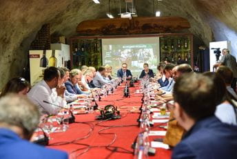 Hitno odrediti datum za otvaranje granica Hitno odrediti datum za otvaranje granica