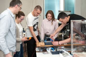 Praktična primjena nauke i istraživanje na Mašinskom fakultetu počinje sa studentima osnovnih studija Praktična primjena nauke i istraživanje na Mašinskom fakultetu počinje sa studentima osnovnih studija