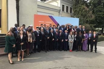 Globalni savjet za toleranciju i mir donirao 10 hiljada zaštitnih maski Crnoj Gori Globalni savjet za toleranciju i mir donirao 10 hiljada zaštitnih maski Crnoj Gori