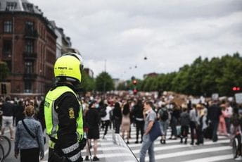 Danska poziva učesnike nedavnih protesta da se testiraju Danska poziva učesnike nedavnih protesta da se testiraju