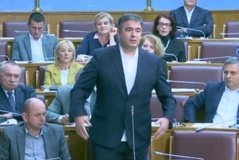 Nema nam spasa: Nikad me nijeste ozbiljno shvatali, ne obraćajte mi se za pomoć Nema nam spasa: Nikad me nijeste ozbiljno shvatali, ne obraćajte mi se za pomoć