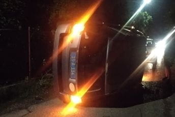 PG: Strana državljanka prevrnula se diplomatskim automobilom, prošla bez težih posljedica PG: Strana državljanka prevrnula se diplomatskim automobilom, prošla bez težih posljedica