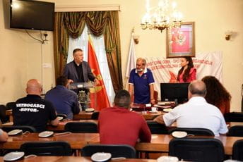 Predsjedniku opštine Kotor uručena zahvalnica Predsjedniku opštine Kotor uručena zahvalnica