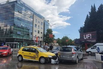 Lančani udes u Podgorici kod mosta Milenijum (FOTO) Lančani udes u Podgorici kod mosta Milenijum (FOTO)