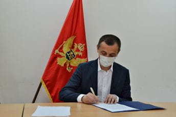 Potpisan ugovor za izgradnju zgrade za zaposlene u vojsci i Ministarstvu Potpisan ugovor za izgradnju zgrade za zaposlene u vojsci i Ministarstvu