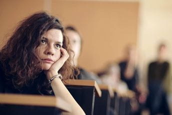 Neočekivano ispitivanje u drami „Mo“ Neočekivano ispitivanje u drami „Mo“