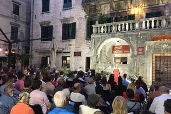 U Kotoru održan koncert - Muzika pred palatom U Kotoru održan koncert - Muzika pred palatom