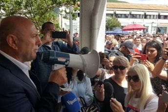 Carević: Mi smo sigurno nova vlast koja će odvesti ovu državu u pravni poredak Carević: Mi smo sigurno nova vlast koja će odvesti ovu državu u pravni poredak