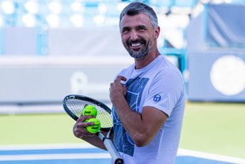 Ivanišević nema koronu, a u kafani se grlio sa zaraženim teniserom (VIDEO) Ivanišević nema koronu, a u kafani se grlio sa zaraženim teniserom (VIDEO)