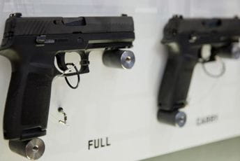 Kako je njemački "Sig Sauer" postao kult u Kolumbiji i omiljeni Eskobarov pištolj Kako je njemački "Sig Sauer" postao kult u Kolumbiji i omiljeni Eskobarov pištolj