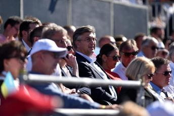 Andrej Plenković se testirao na koronavirus, negativan je Andrej Plenković se testirao na koronavirus, negativan je