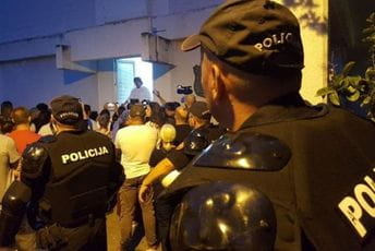 Carević i Radović prenoćili u opštini čekajući hapšenje Carević i Radović prenoćili u opštini čekajući hapšenje